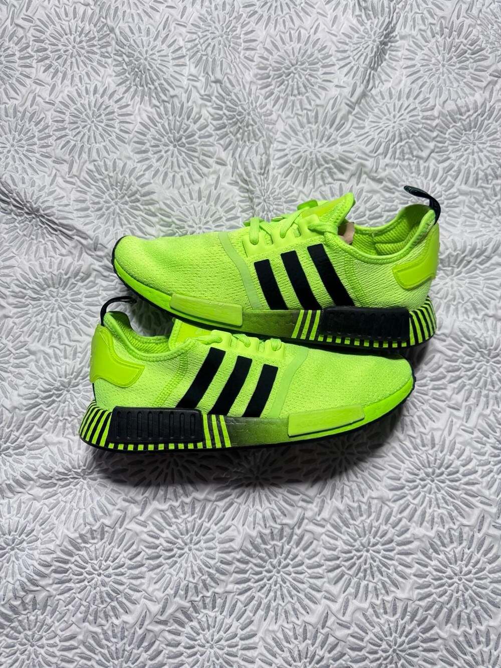 Adidas NMD_R1 Glitch Signal Green Core Black Men’s 11 Shoes FV3647